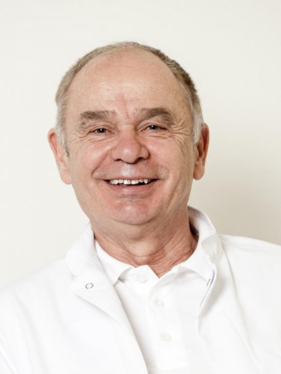 Dr. Josef Hofer